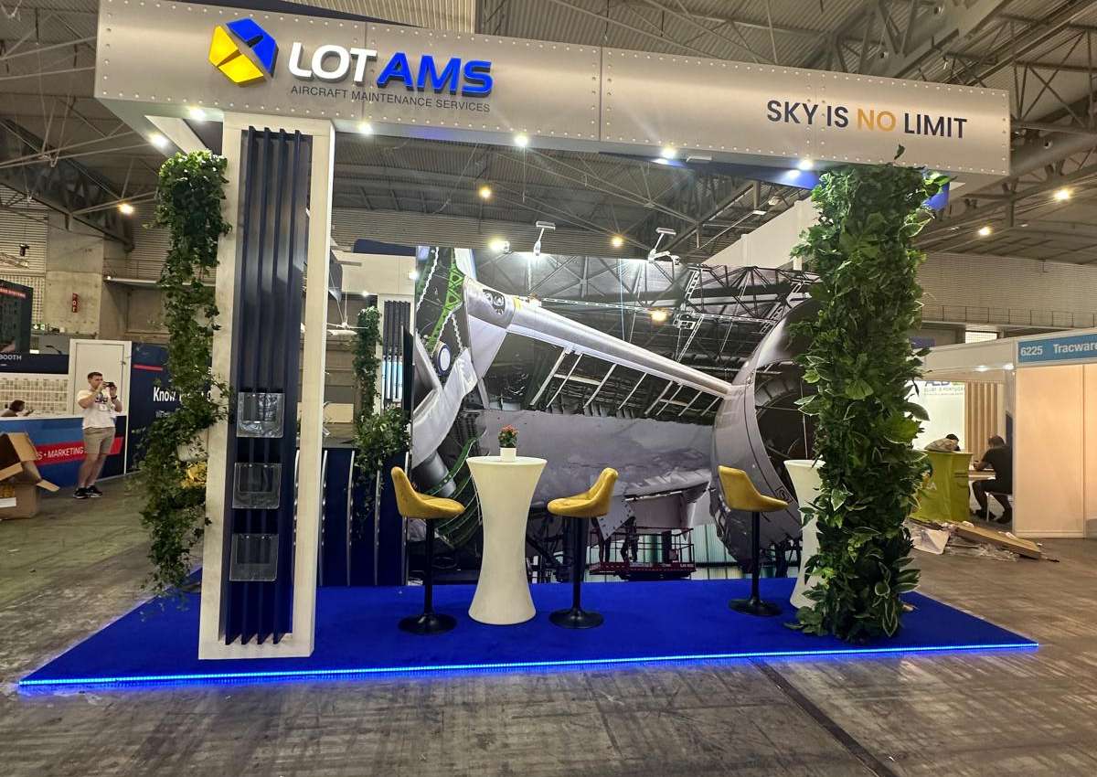 Eskadra - Organizacja stoiska promocyjnego na targach MRO Europe w Barcelonie - LOT AMS (Aircraft Maintenance Services)