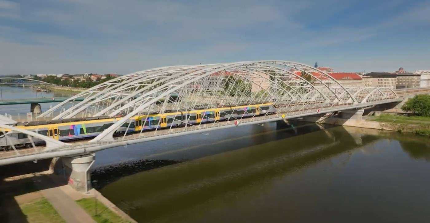 Eskadra - Kampania informacyjno-promocyjna – realizacje w ramach KPO - PKP PLK